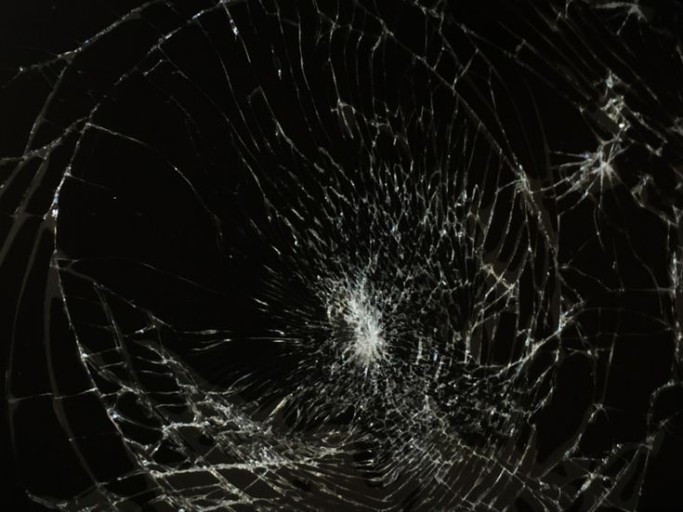 cracked screen wallpaper for Android