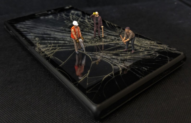 cracked screen wallpaper 0039