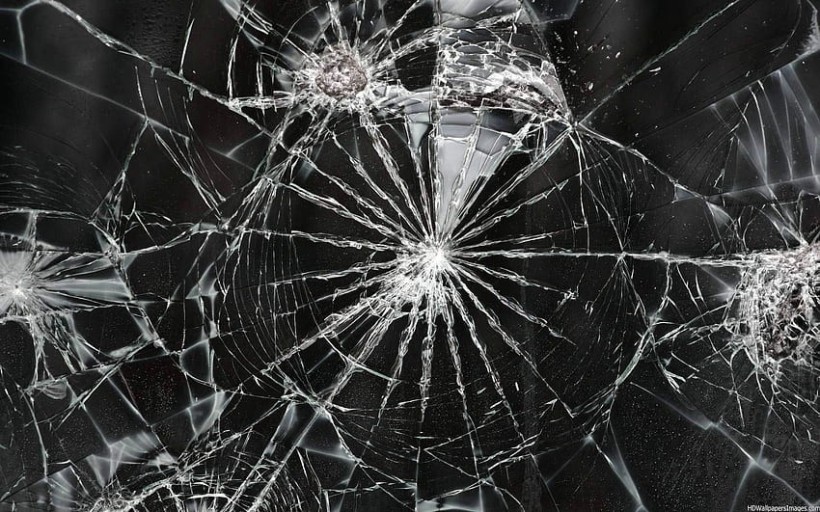 cracked screen wallpaper 0061