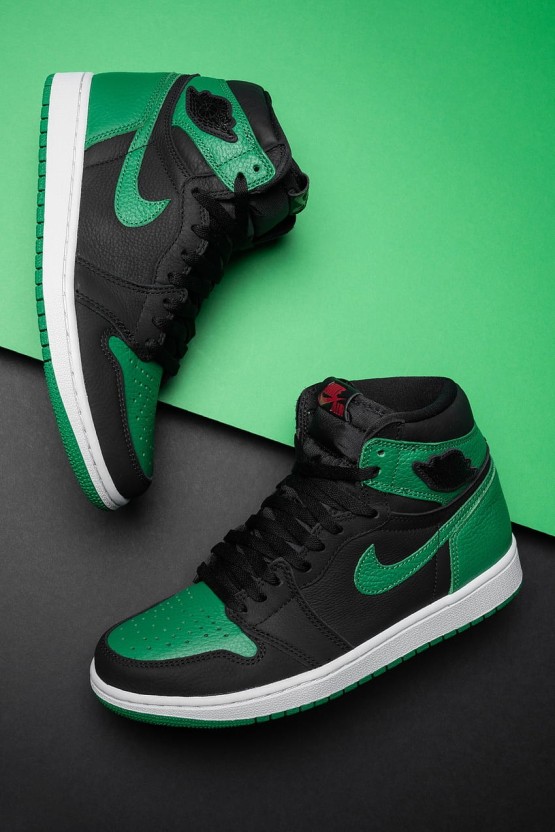 unique cartoon air jordan 1 wallpaper styles