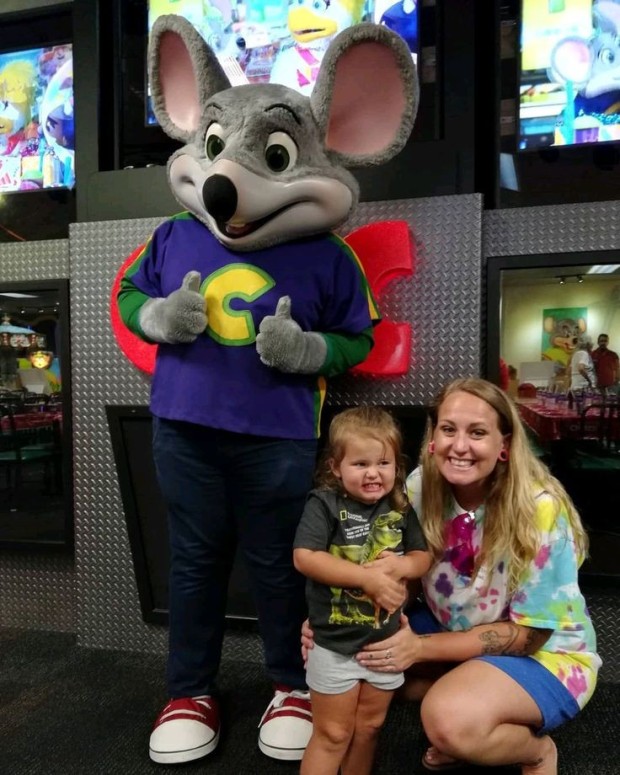 unique chuck e cheese wallpaper styles